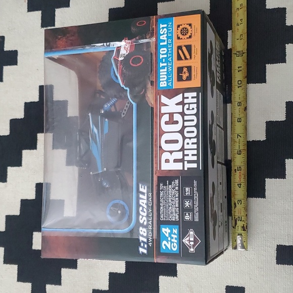 Blue Rock Crawler 1:18 Scale 4WD Rally Car 2.4GHz Radio Control RC Hobby Toy New - Picture 11 of 13